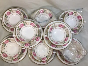 (8) Royal Worcester "Royal Garden" Large CREAM SOUP SETS Pink/White Roses MINT! - Picture 1 of 12