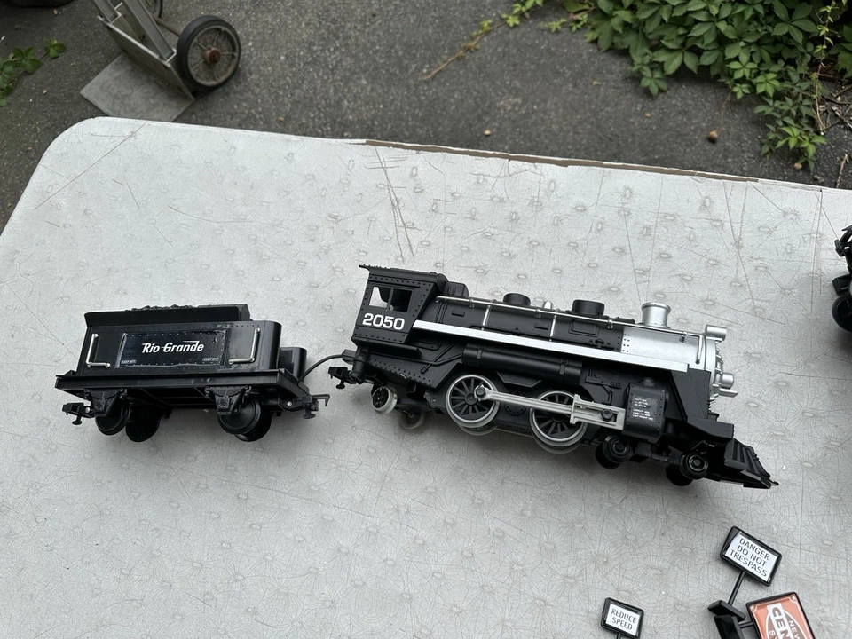 Eztec G Scale Rio Grande Locomotive 2050 & Coal Tender Radio Control R/C Type - Image 1 of 4