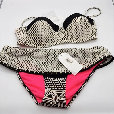 NUEVO CON ETIQUETAS Jessica Simpson 2 Piezas Bikini Grande Traje de Baño Negro Crema Dorado Acentos Foto 1 de 4