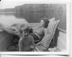 altes Foto auf dem Boot, 1960er, 1970er, 10x7cm - Bild 1 von 1