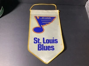 Banderín vintage de los años 80 St. Louis Blues NHL - 10" X 5" pancarta de rayón - desgaste ligero - Imagen 1 de 6