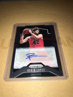 2019-20 Panini Prizm Basketball Robin Lopez Auto Base 🔥 - Image 1 of 3