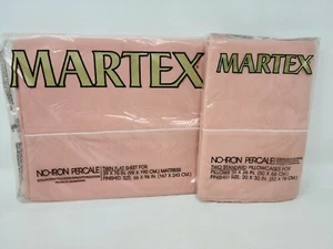  VINTAGE NOS MARTEX TWIN FLAT SHEET TWO PILLOWCASES NO IRON PERCALE PINK SALMON - Picture 1 of 3