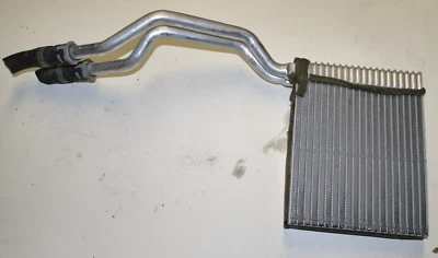 Matriz de núcleo de calefacción interior Volvo C30 2008 R Design VP4N5H8476BA Foto 1 de 4