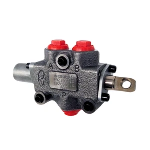 Walvoil, DF5/3B12SLP, 3 Ways, 3/8", Closed, Detent, Spool Only C/W Dust Cover - Picture 1 of 5