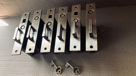 Vtg.Pocket PAIR Dbl. Door Lock w/key/lock Set 1886-RARE Push/Hook/Popout Mech Cover