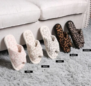 Pantofole ComfyLuxe modello leopardato incrociato - Foto 1 di 16