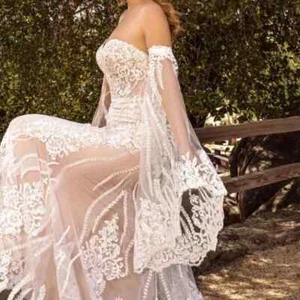 Elegant Lace Wedding Dress Detachable Long Trumpet Sleeve Fingerless Long Gloves - Picture 1 of 16
