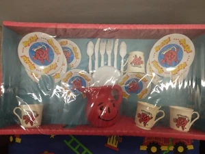 vintage genuine brand new 1983 kool-aid man kid's tea party set - Picture 1 of 3