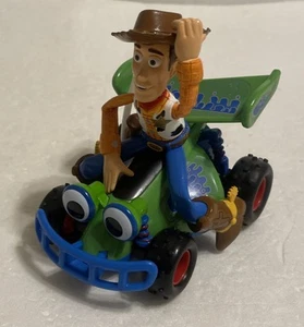 Exclusivo de los Parques Walt Disney - Toy Story - Woody - Riding RC Pullback & Go Toy Car - Imagen 1 de 6