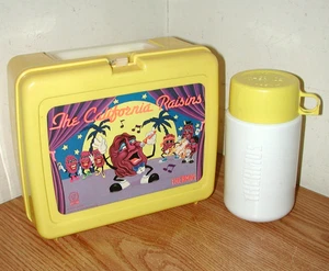 VINTAGE 1988 CALRAB THE CALIFORNIA RAISINS PLASTIC YELLOW LUNCHBOX WITH THERMOS - Picture 1 of 13