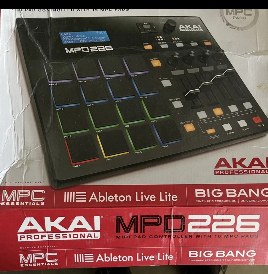 Akai MPD226 MIDI Pad Controller – 16 Pads, USB, sehr guter Zustand - Bild 1 von 4
