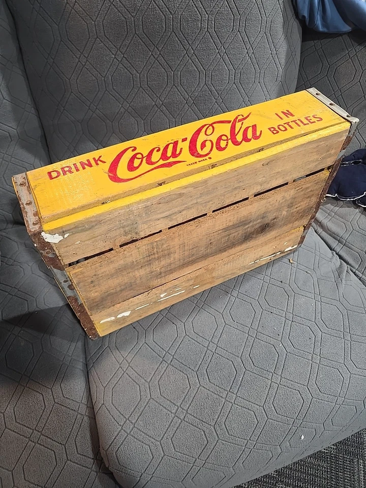 Винтажная желтая деревянная коробка для бутылок Coca-Cola с 24 слотами - Изображение 1 из 4