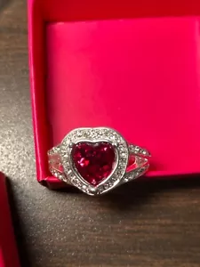 NEW Avon Dazzling Heart Ring - Size 6 - Picture 1 of 7