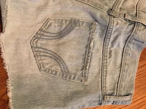 Hollister Distressed Women’s Blue Jeans Cutoff Shorts sz 1 SR12 - Picture 1 of 5