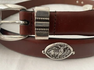 Cinturón de cuero marrón con conchos de caza de ciervos 28, 30, 32, 44, 46 - Imagen 1 de 2