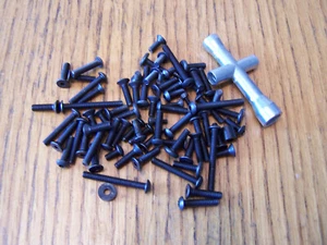 Tornillos y llave en T herramienta Axial SCX10 III Jeep JLU sujetadores hexagonales - Imagen 1 de 1