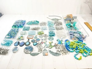 Large Lot Of Beads & Charms For Jewelry Making, Various Sizes, Cameos, Glass 3lb - Picture 1 of 16