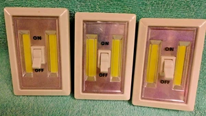 NIGHT LIGHTS SET OF 3 CORDLESS, LED 200 LUMENS ON/OFF SWITCH ROOM CLOSET NEW - Picture 1 of 3