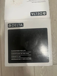 Delta 4” Drenaje de ducha azulejo acero inoxidable negro DT061411-KS. Nuevo en caja - Imagen 1 de 7