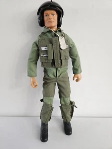 Hasbro VTG GI Joe Action Figurine 1992 12"H x 5"W Green, Black & White, Red - Picture 1 of 7