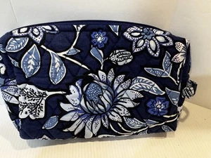 VERA BRADLEY Cosmetic Case Tropics Tapestry Navy Blue - Picture 1 of 4