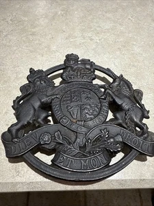 Remache de latón vintage Kings Arms VA Metalcrafters CW 10-17 1953 6" X 6" - Imagen 1 de 9