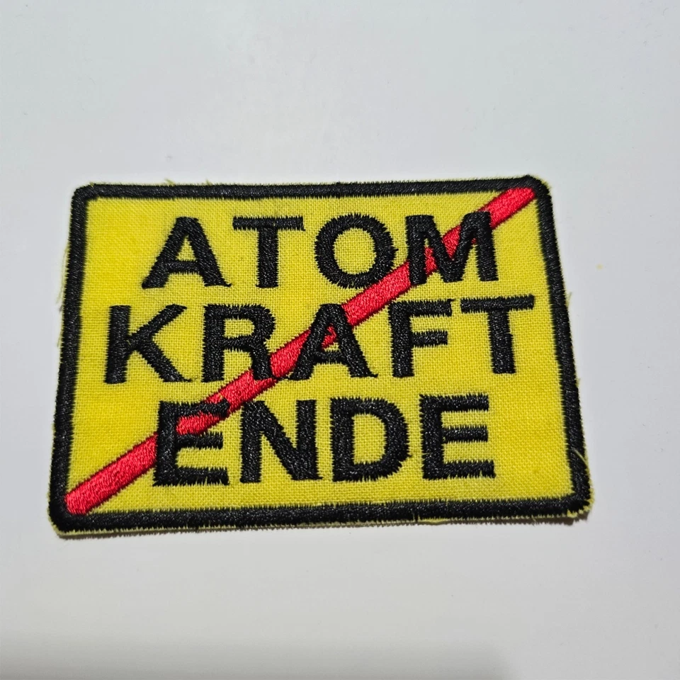 Patch „Atomkraft? Ende“ – Anti-Atomkraft Aufnäher – gelb/schwarz/rot - Image 1 of 2