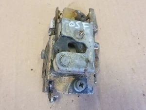 VW PASSAT B1 / AUDI 80 B1 RIGHT SIDE FRONT DOOR LOCK CATCH MECHANISM 823827016C - Bild 1 von 5