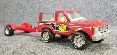 NYLNT BRONCO & TRAILER BASS TRACKER PRESSED STEEL & PLASTIC, NICE (NO BOAT) - Image 1 of 4
