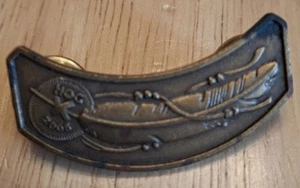 Harley Davidso Metall Pin Feder Logo Motorrad Reiten Mütze Weste Revers 2005 - Bild 1 von 2