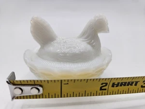 Vintage Glass Mini Hen/Chicken on Nest Basket Covered Salt/Dish-Vintage White 2" - Picture 1 of 7