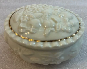 Lenox China Fruits of Life 1998 caja de baratija con borde dorado ovalada - Imagen 1 de 7