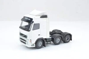 Unidad de tractor Volvo Globetrotter Tekno escala 1:50 blanca lisa - en caja - Imagen 1 de 2