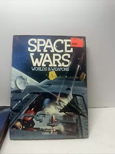 Space Wars: Worlds & Weapons By Steven Eisler 1979 Sci-Fi Fantasy Art Book - Picture 1 of 6