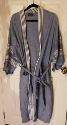 "Bata de baño Bill Blass vintage de 1970 con cinturón para hombre talla única 48"" azul/blanco" Foto 1 de 4