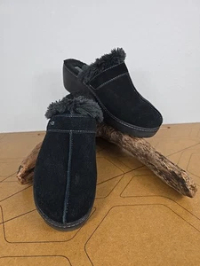 Crocs Cobbler Mule Clogs Womens Size 10 Black Suede Faux Fur Wedge Heel 11602 - Picture 1 of 20