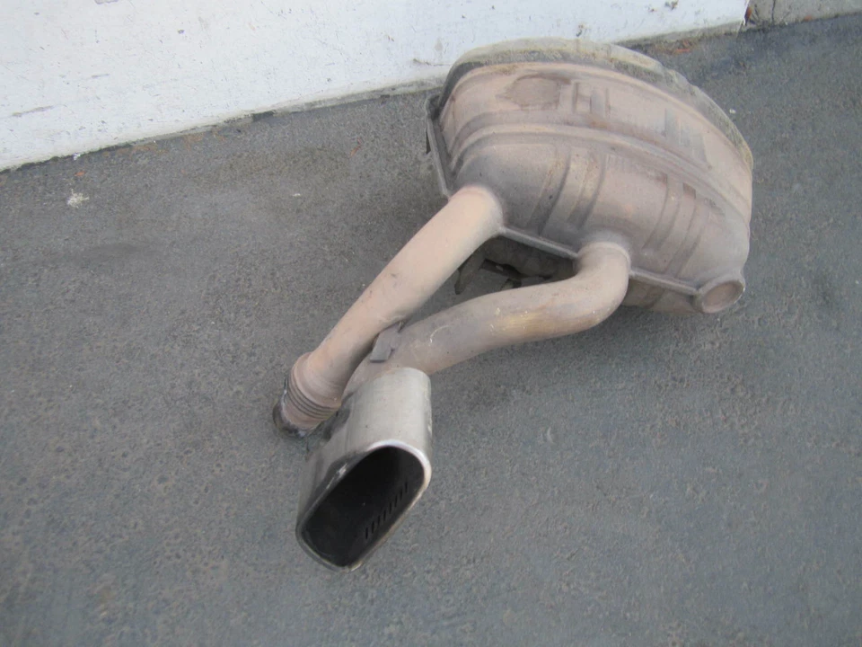 Silenciador de escape trasero izquierdo em109140 Porsche 911 3,6 L 2005 2006 2007 2008 OEM Foto 1 de 4