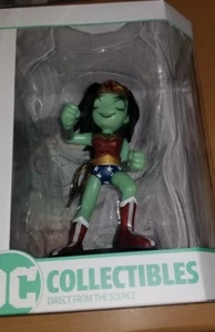 WONDER WOMAN GLOW IN THE DARK Artists Alley Chris Uminga BoxLunch VARIANT /1000 - Picture 1 of 7
