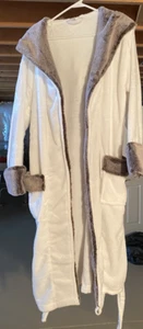 MGM Resorts White and Gray Hooded Bath Robe - One Size - 43" Long - Picture 1 of 6