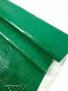 Relieve de textura en relieve de cuero de cocodrilo cocodrilo charol verde ultramar 2018 v2 - Imagen 1 de 3