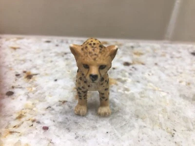 CHEETAH CUB APOSENTADO 14327 - SCHLEICH - HTF *C-18 - Imagem 1 de 3