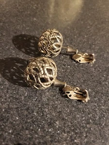 Vintage Silvertone Ball Cage Clip On Earrings. Pretty, Light, And Eye Catching - Picture 1 of 6