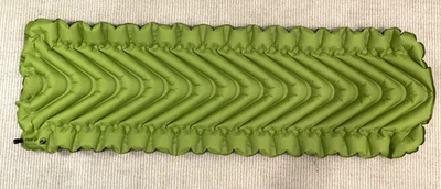 Almohadilla para dormir Klymit Static V2 - verano; muy poco usada - excelente estado; con saco Foto 1 de 4