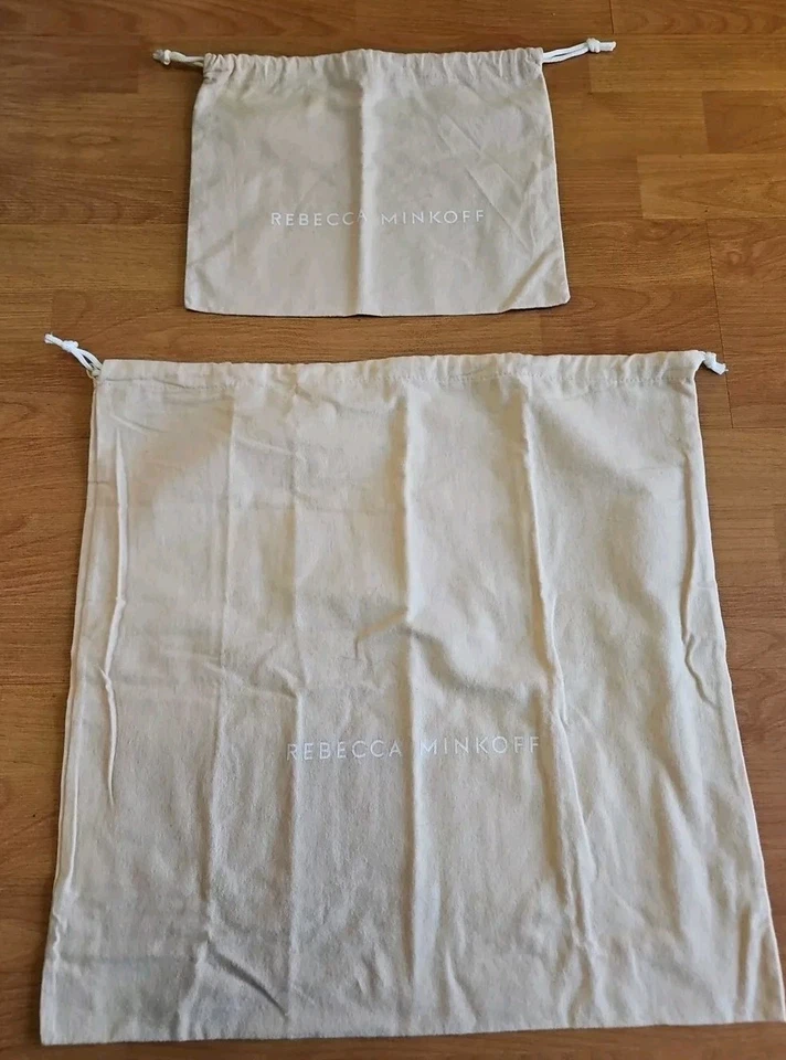 2 bolsas antipolvo Rebecca Minkoff almacenamiento cordón 12x9 y 19x18 buen estado Foto 1 de 4