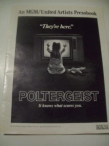 Craig T. Nelson-Heather O'Rourke-Poltergeist (1982) - Original Pressebuch - Bild 1 von 11