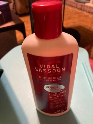 Vidal Sassoon Pro Series VS Salon Soft Moisture Lock Conditioner New in Bottle - Image 1 of 3
