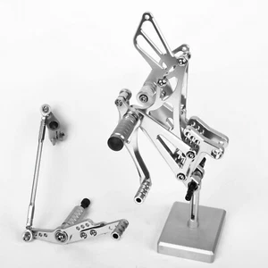 Juego de estriberas traseras aluminio plateado T6061 para Yamaha YZF R1 2007-2008 - Imagen 1 de 5