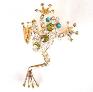 CUTE 18K GOLD PLATED GENUINE CZ & AUSTRIAN CRYSTAL EMERALD GREEN FROG BROOCH. - Picture 1 of 1
