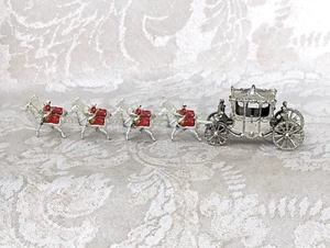 Queen Elizabeth Coronation Coach Carriage and 8 Horses - Picture 1 of 12